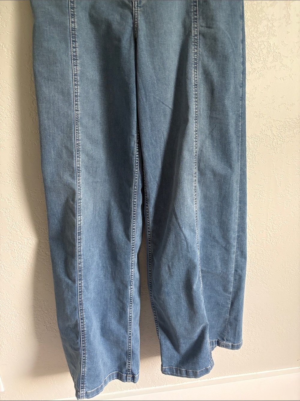 WE THE FREE Light Blue Wide-Leg Jeans - Picture 4 of 10